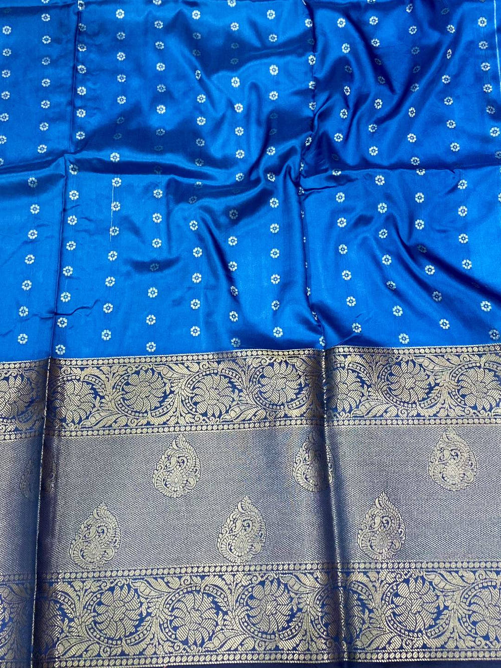 Artistic Floral Fantasy Banarasi Silk Saree