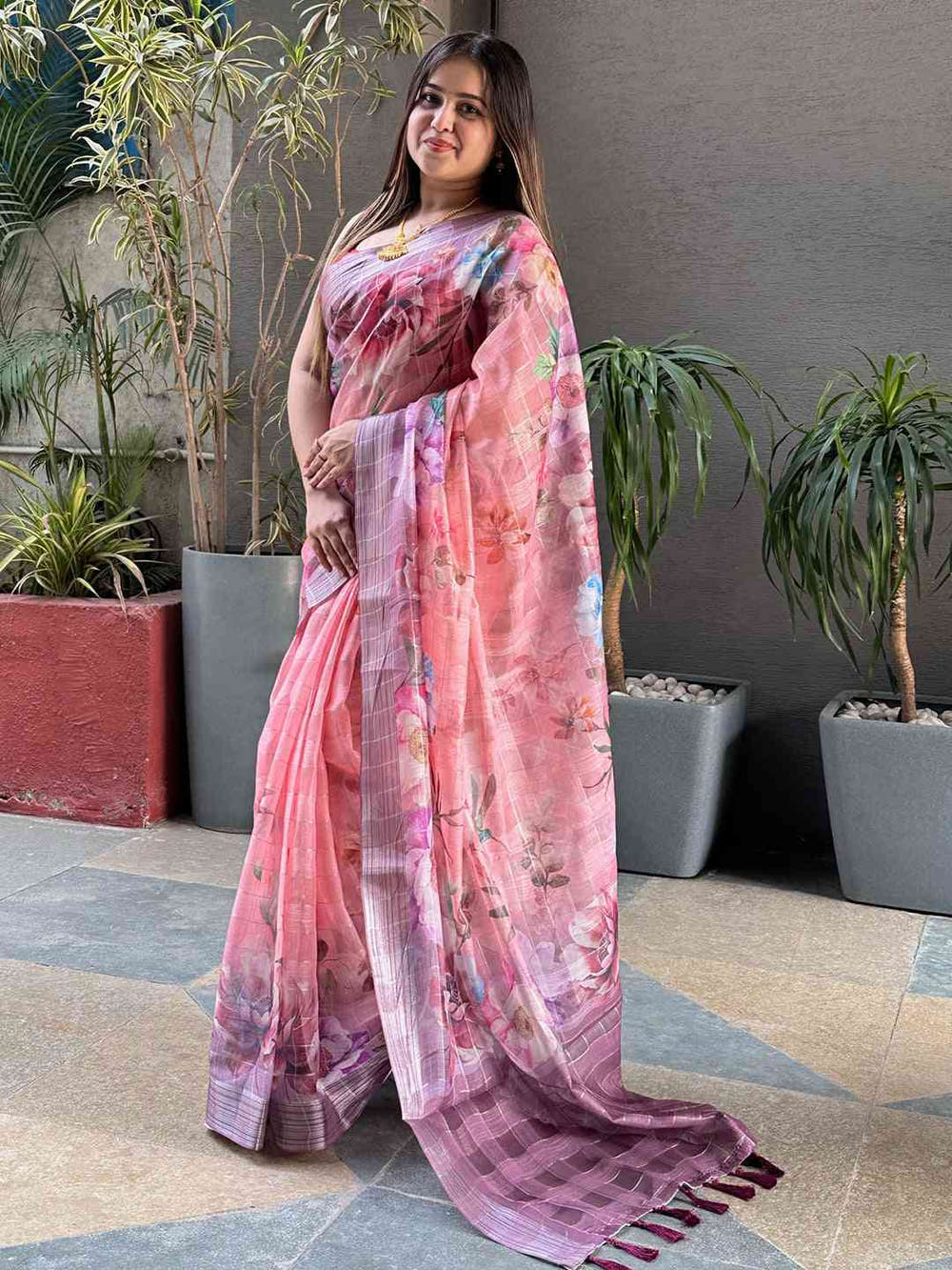 Traditional Self Zari Chex Weaving Floral Print Saree
