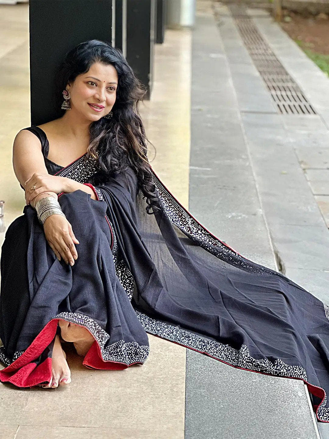 Black Colour Stylish Poly Silk Solid Saree