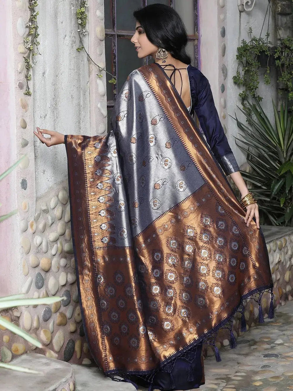 Kanjivaram Silk Saree With Zari Work