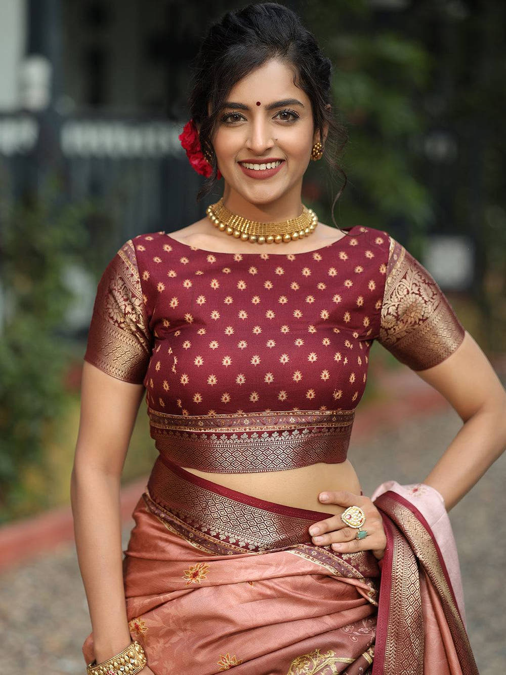 Pure Viscose Dola Silk Saree With Zari Weaving Pallu In Peach Colour - Luxe