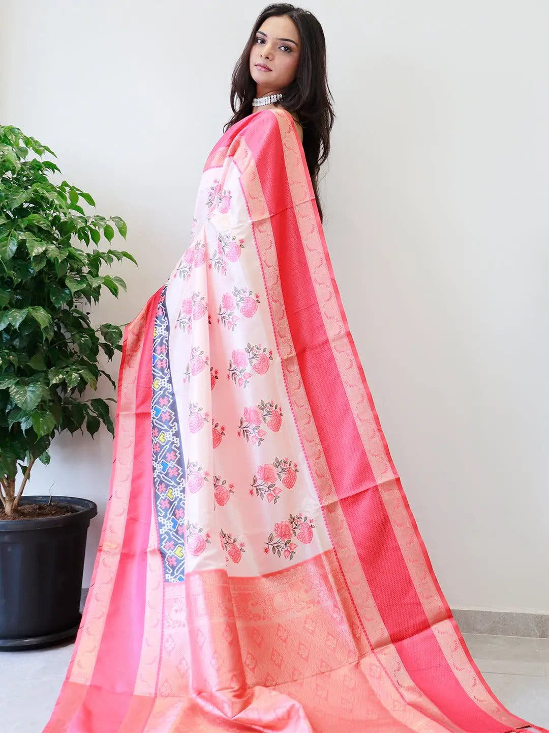 Attractive Soft Silk Gadwal Border Pochampally Print Saree