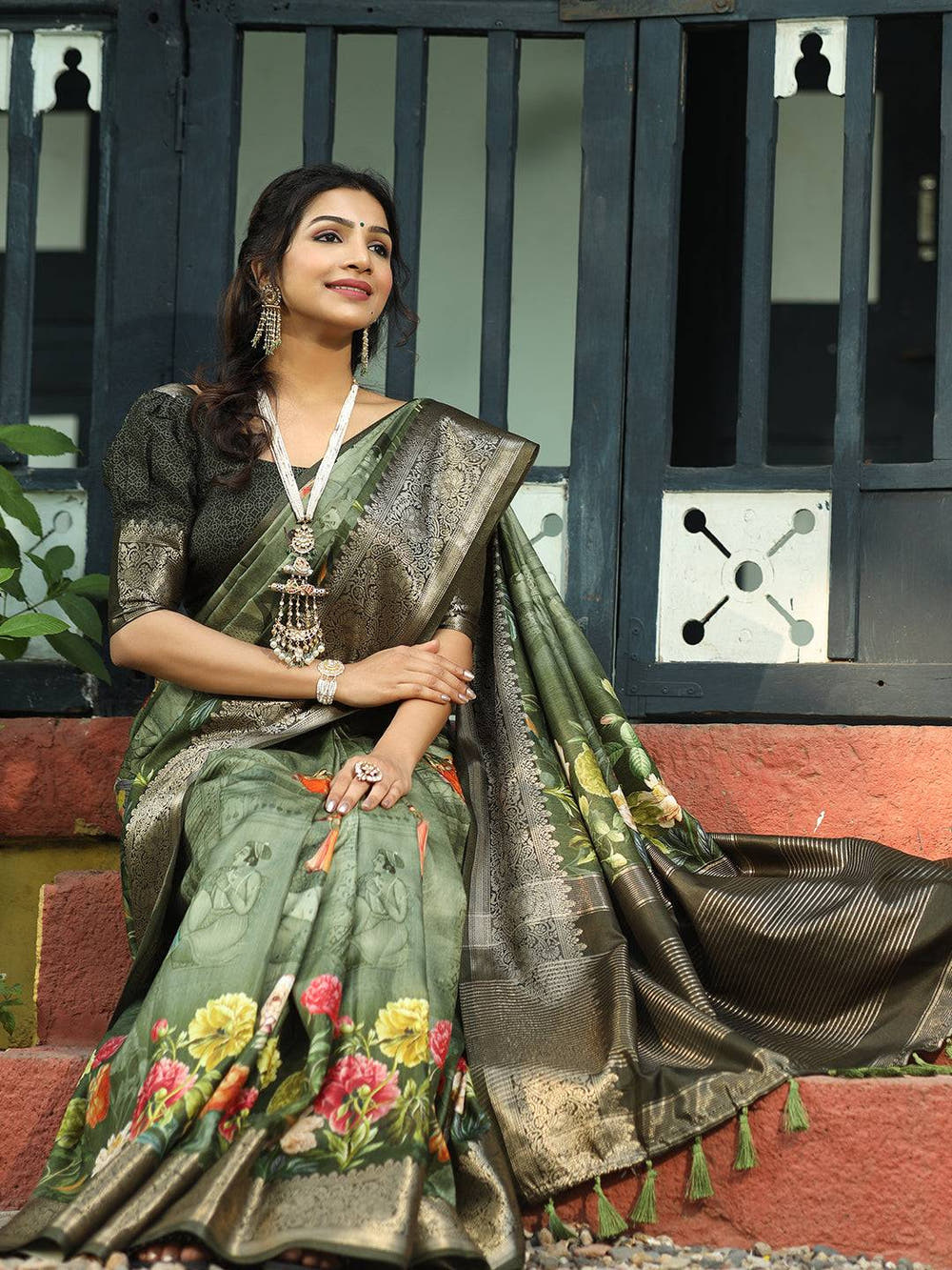 Dark Green Colour Pure Viscose Dola Silk Floral Print Saree - Luxe