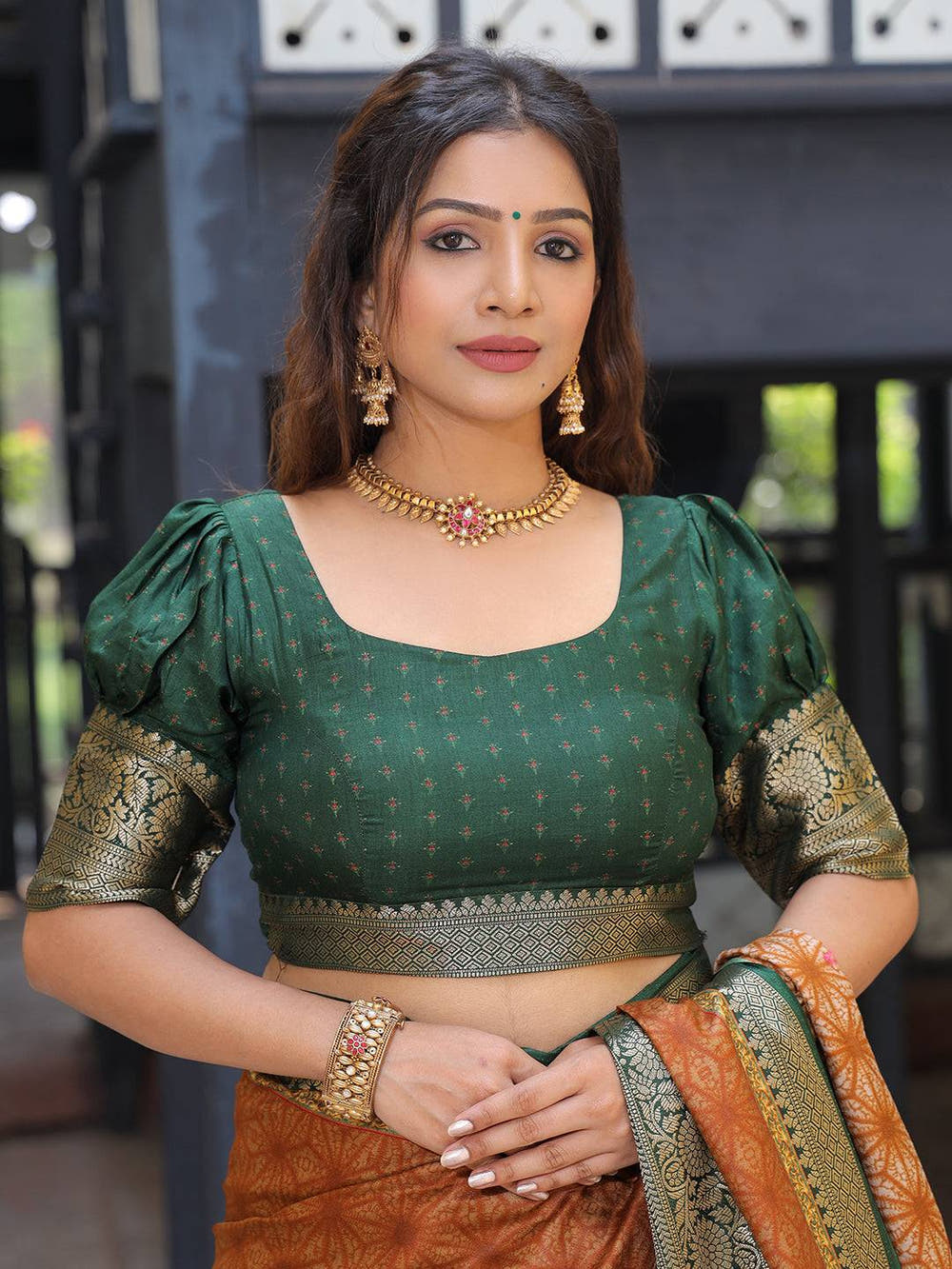 Brown Pure Viscose Dola Silk Saree With Kalamkari And Mughal Print - Luxe