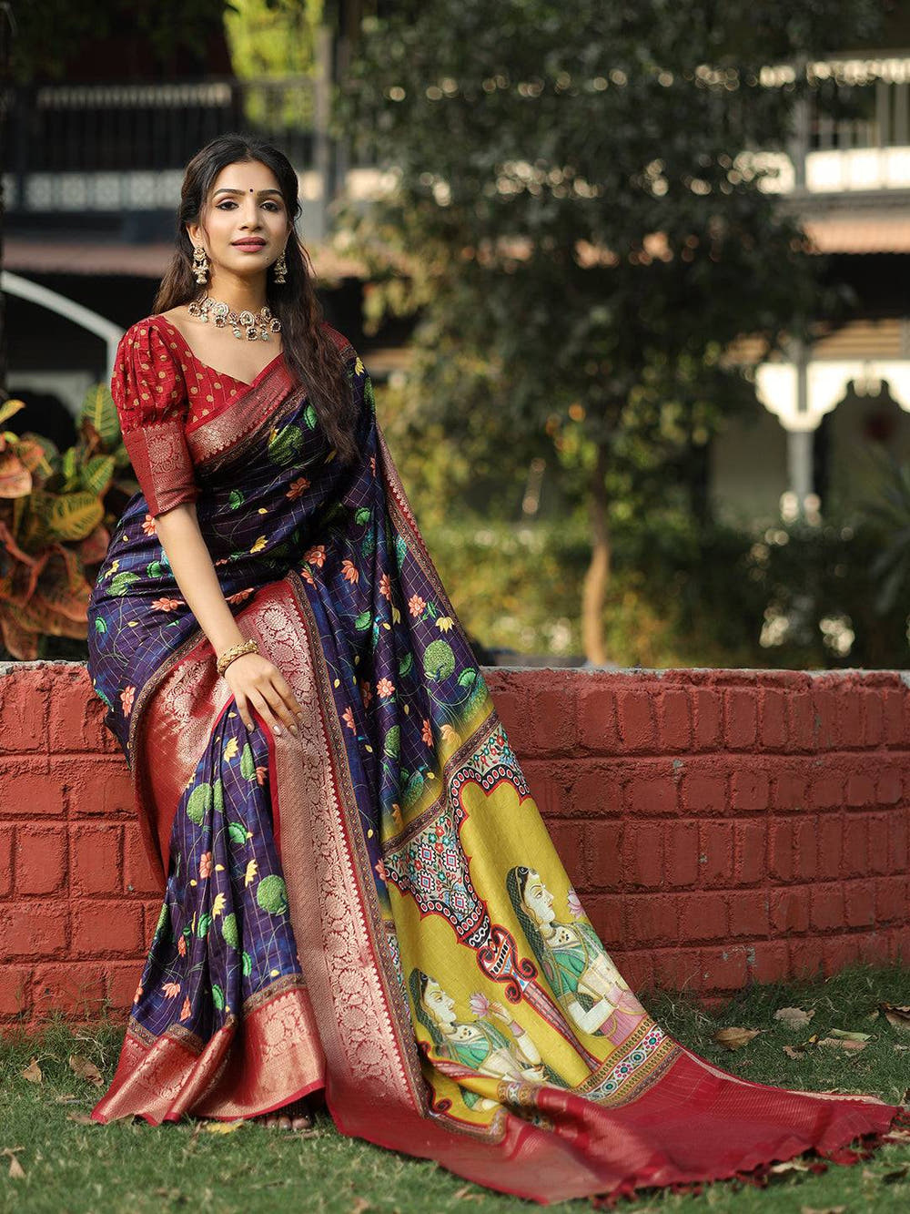 Navy Colour Pure Viscose Dola Silk Saree With Mughal Motifs - Luxe