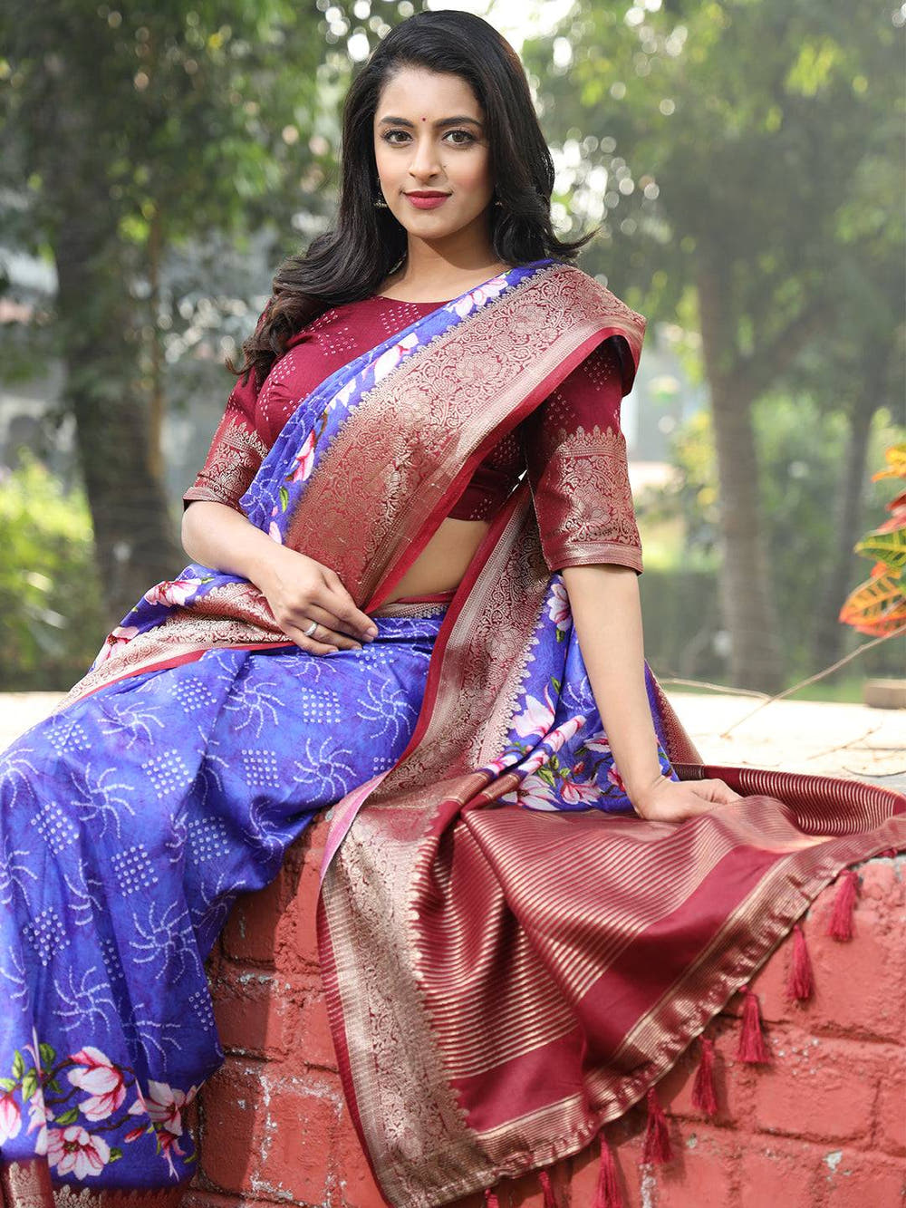 Purple Colour Pure Viscose Dola Silk Saree With Floral Print Border - Luxe