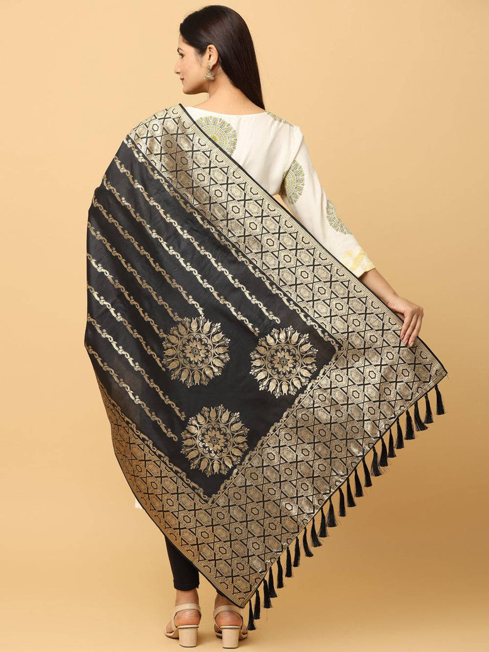 Silk Blend Woven Black Colour Design Dupatta