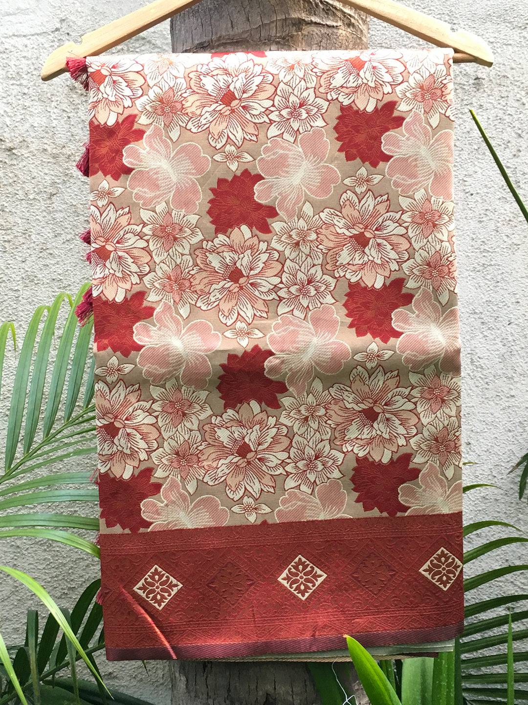 Oyster Cream Soft Silk Butta Weaving Saree