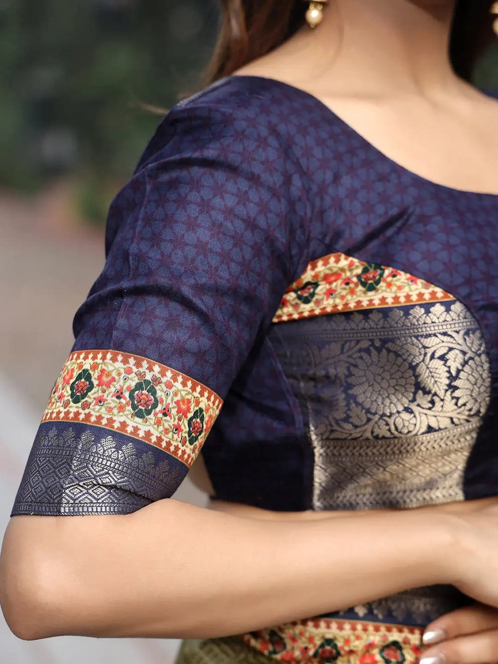 Olive Colour Pure Viscose Dola Silk Saree with Pichwai Kalamkari Print - Luxe