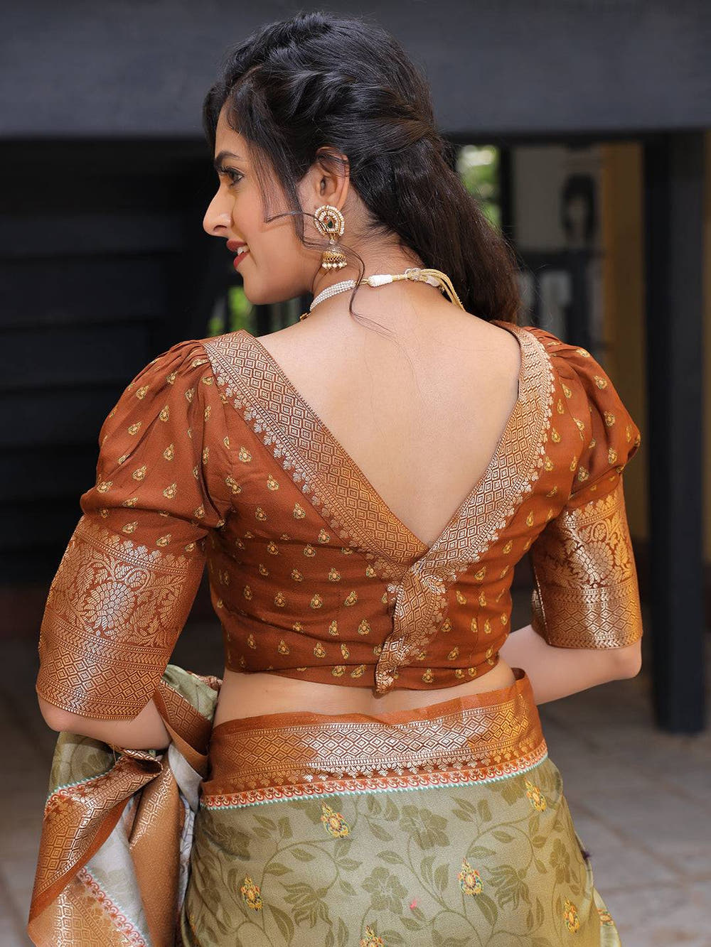 Pure Viscose Dola Silk Saree With Zari Weaving Pallu In Olive Colour - Luxe