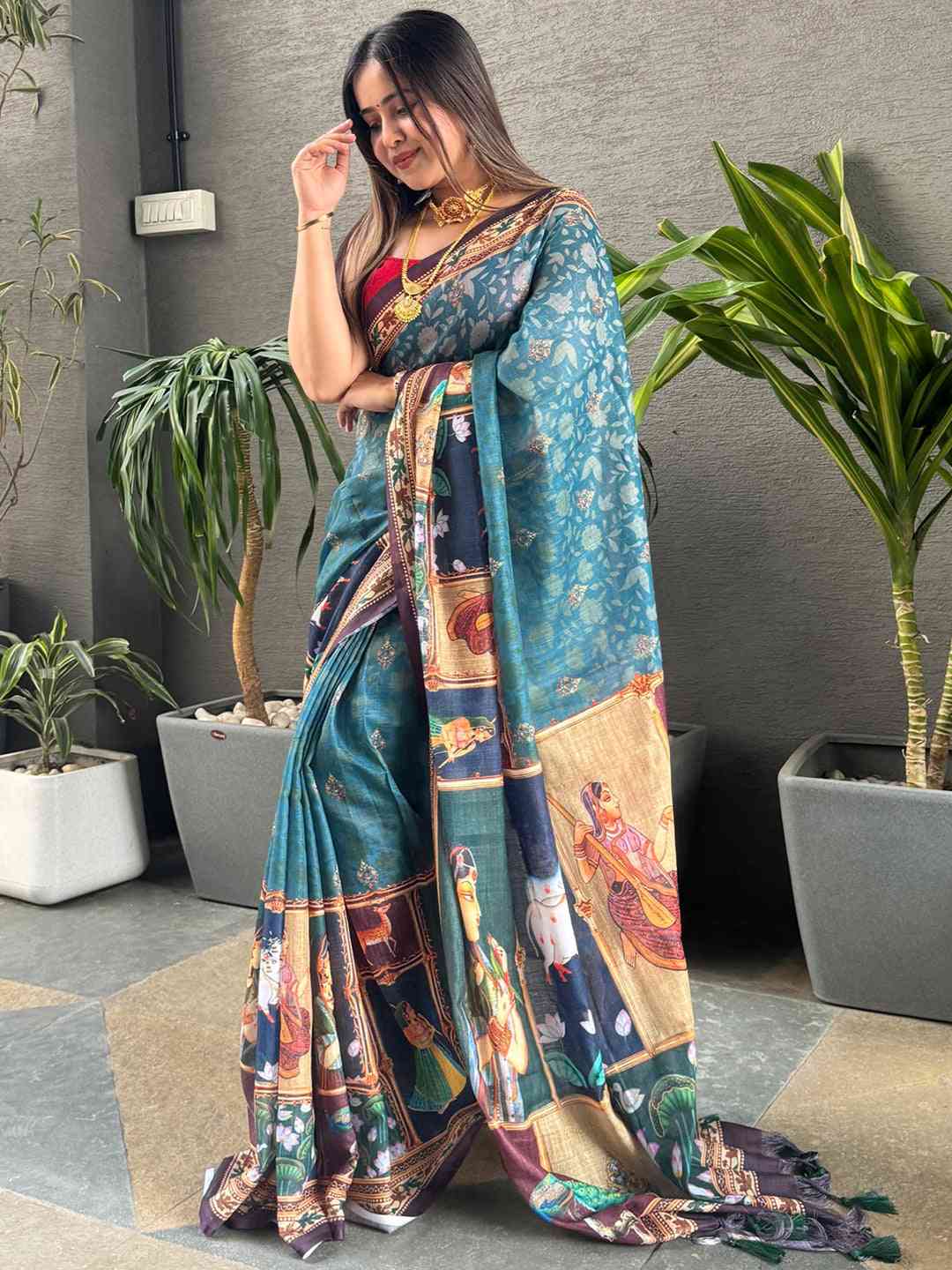 Firozi colour Linen Saree With Digital Print And Majestic Border