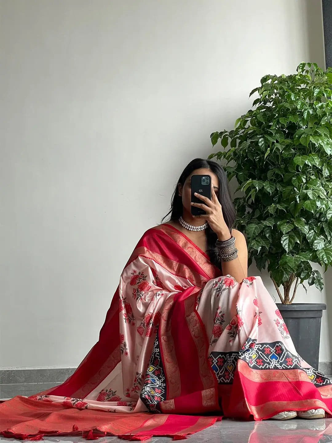 Attractive Soft Silk Gadwal Border Pochampally Print Saree