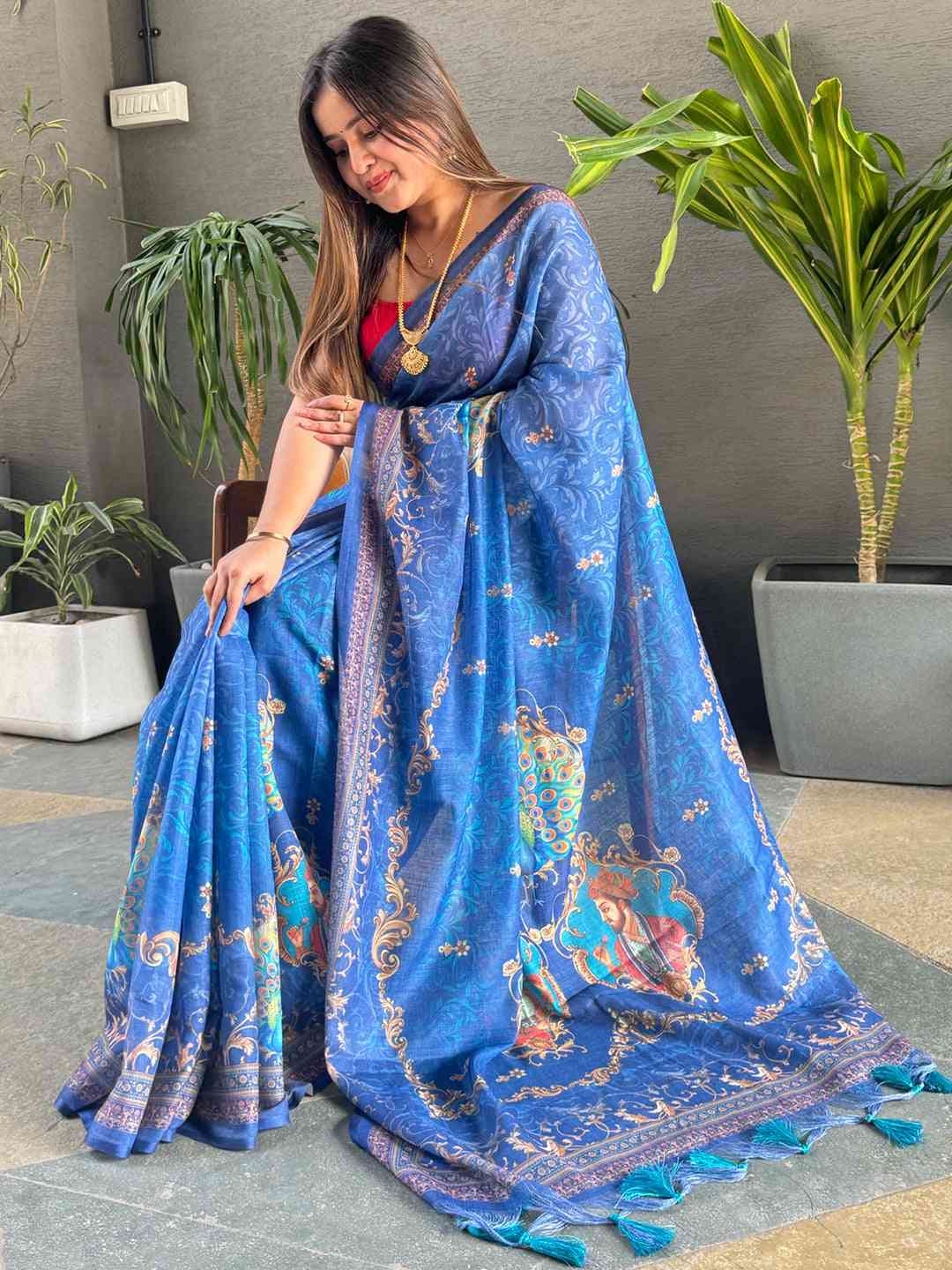 Blue colour Linen Saree With Digital Print And Majestic Border