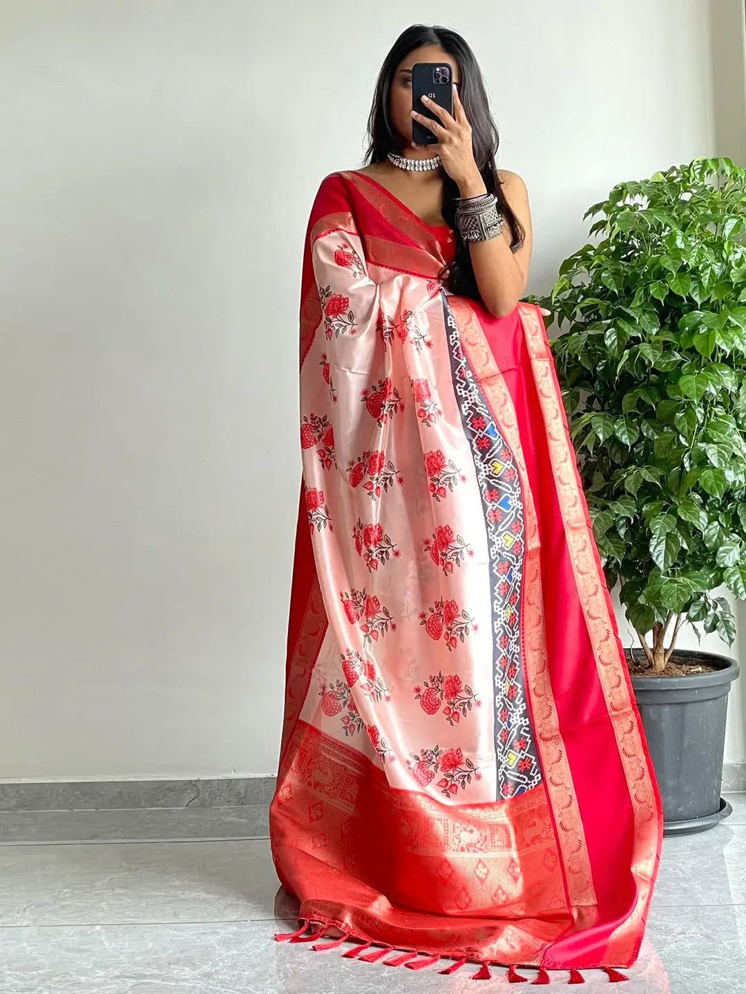 Attractive Soft Silk Gadwal Border Pochampally Print Saree