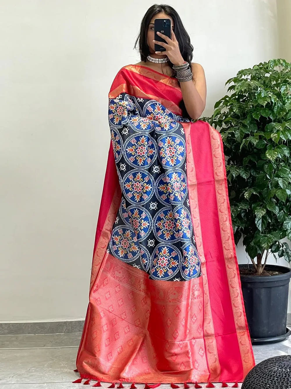 Attractive Soft Silk Gadwal Border Pochampally Print Saree