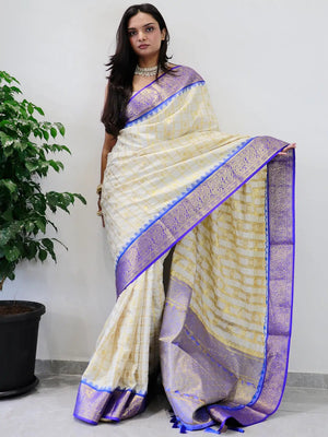Divine Elegance Attractive Soft Silk Temple Border Gadwal Saree