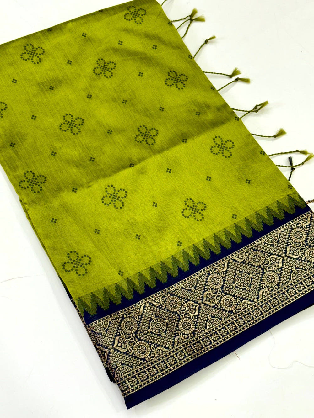 Green Crystal Raw Silk Kanchi Pattu Saree