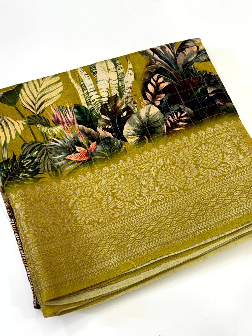 Regal Pure Viscose Dola Check Saree
