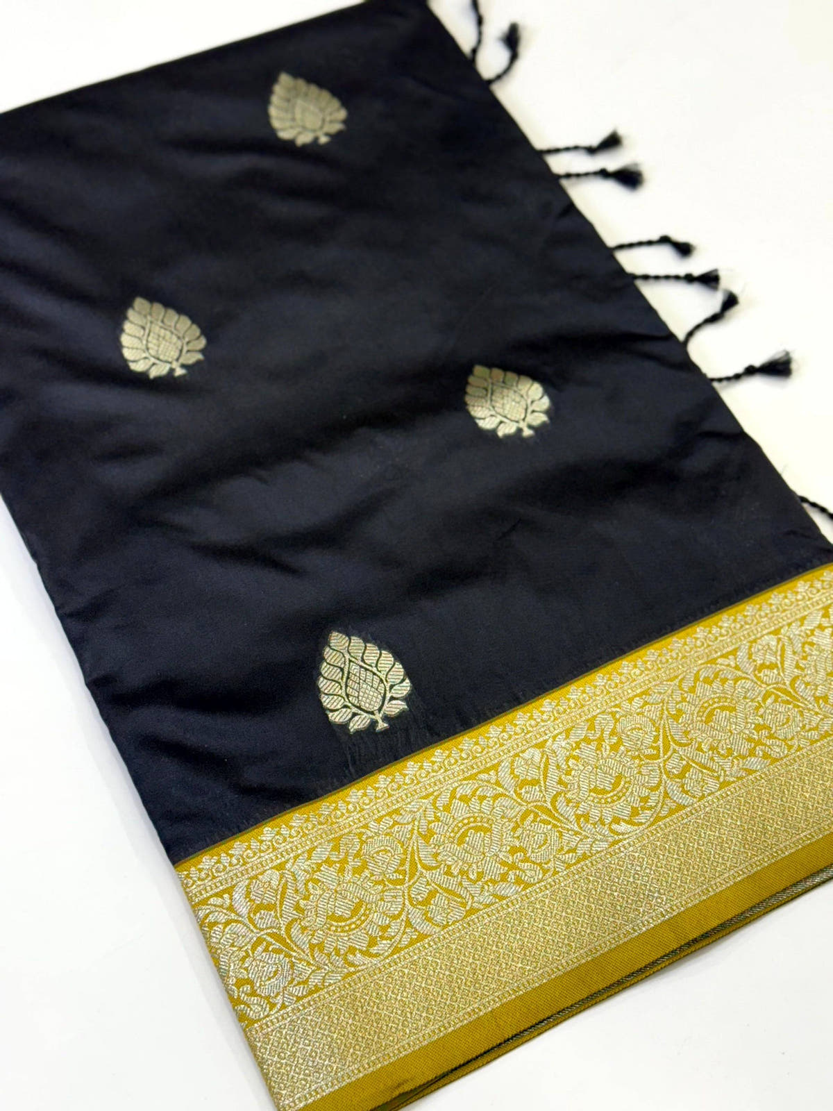 Black Gadwal Weave Soft Silk Saree