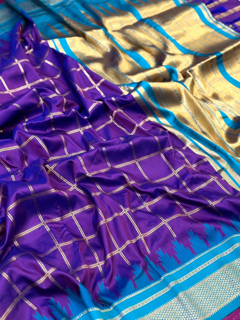 Regal Dual Tone Gold Zari Saree