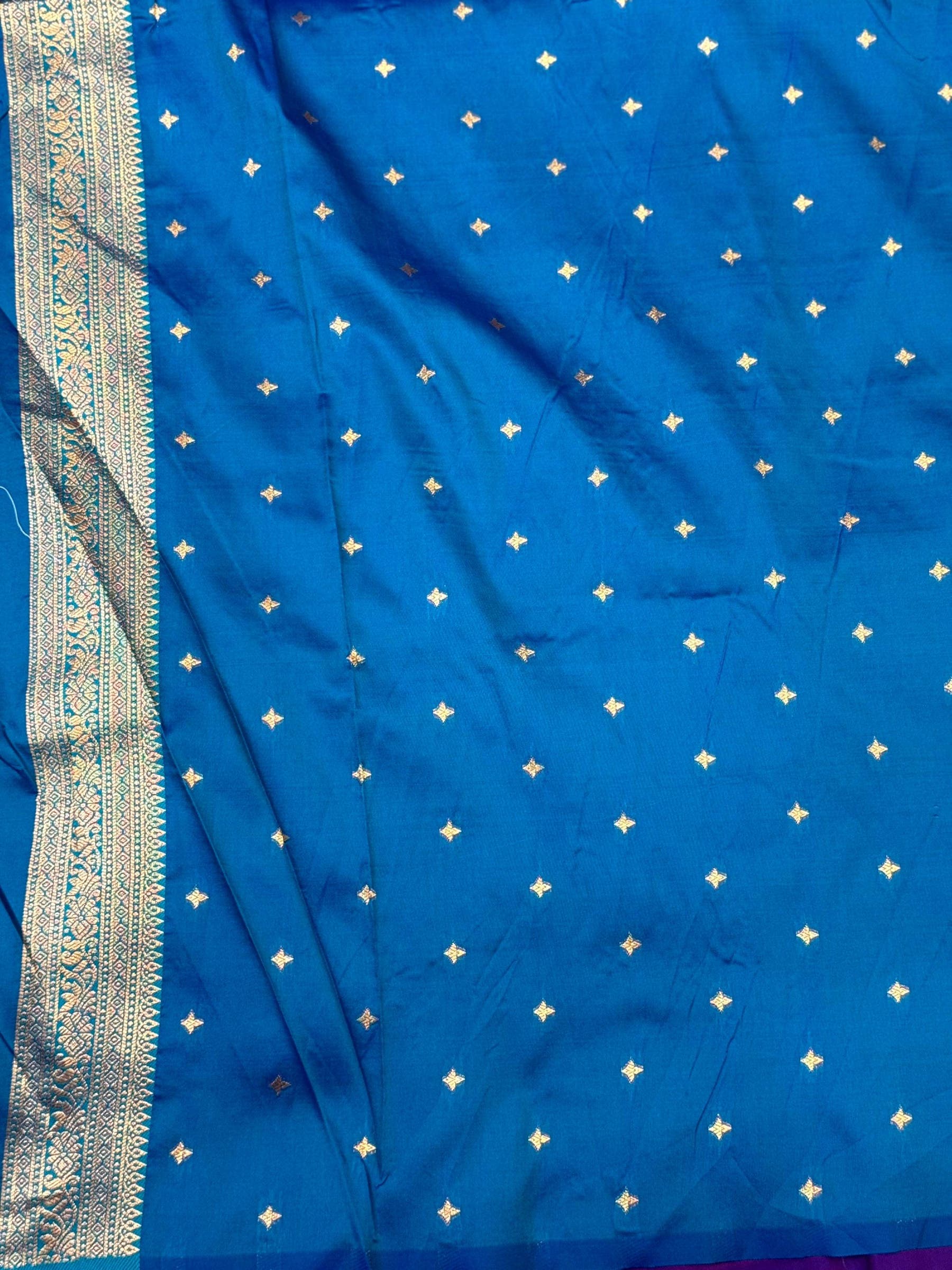 Regal Dual Tone Gold Zari Saree