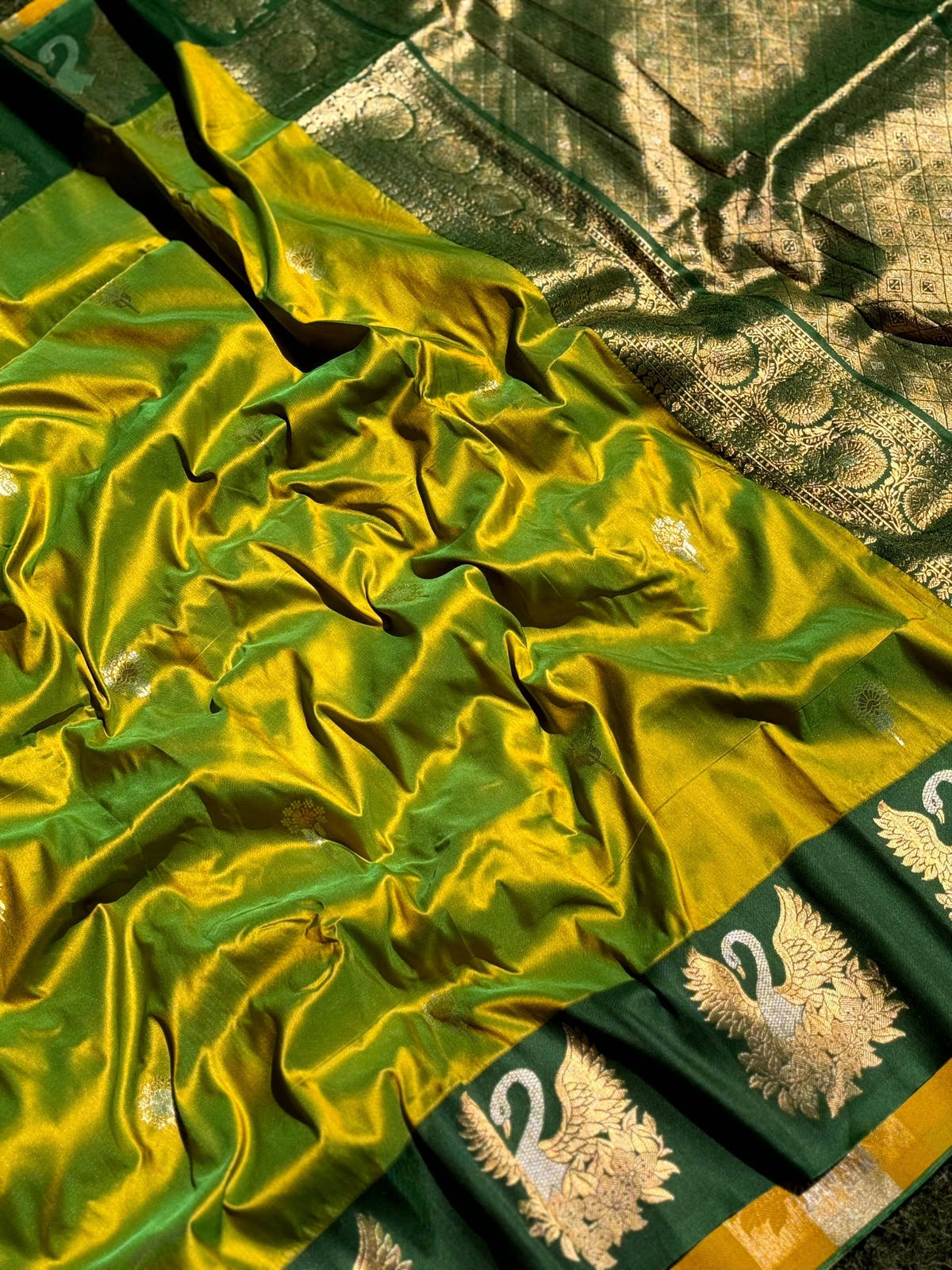 Green Swan Motif Soft Silk Saree