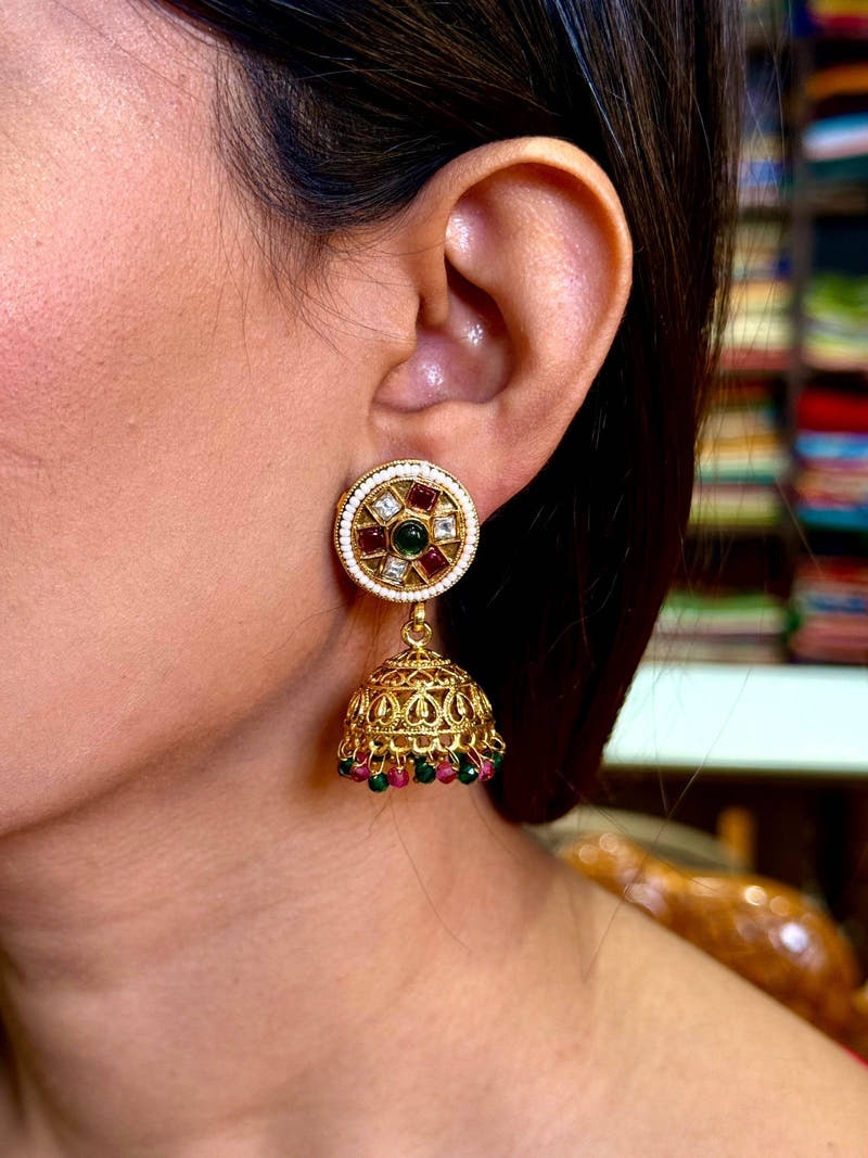 Splendid  Gold  Jhumka  Earrings