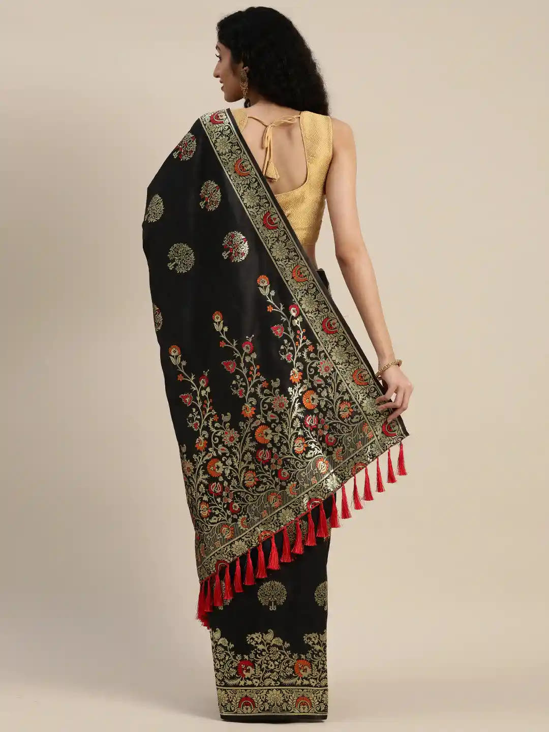 Kanjivaram Silk Woven Design Saree With Resham Tassel