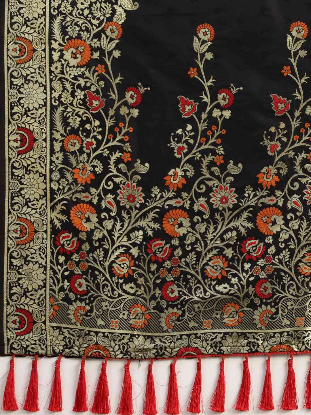 Kanjivaram Silk Woven Design Saree With Resham Tassel