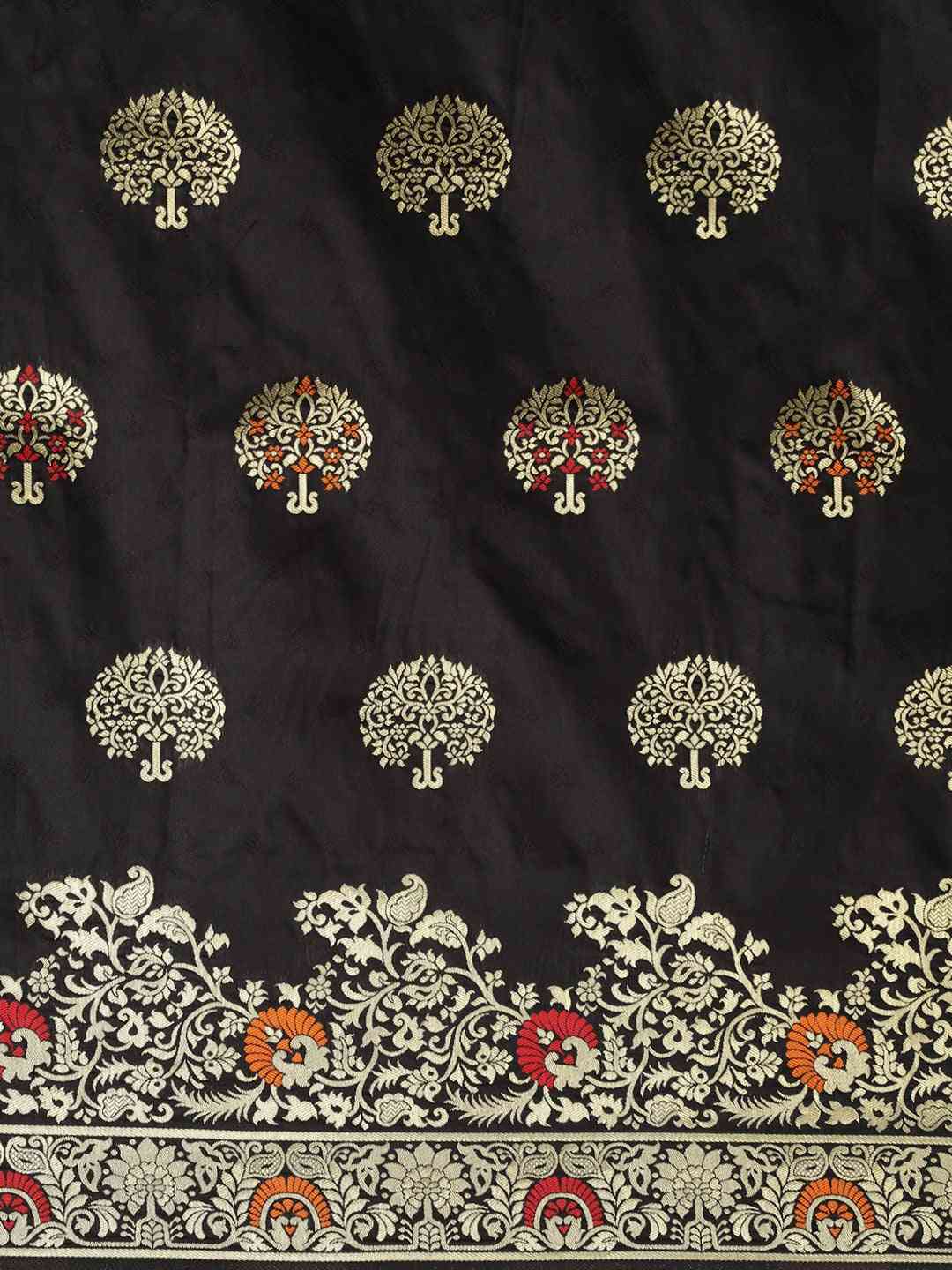 Kanjivaram Silk Woven Design Saree With Resham Tassel