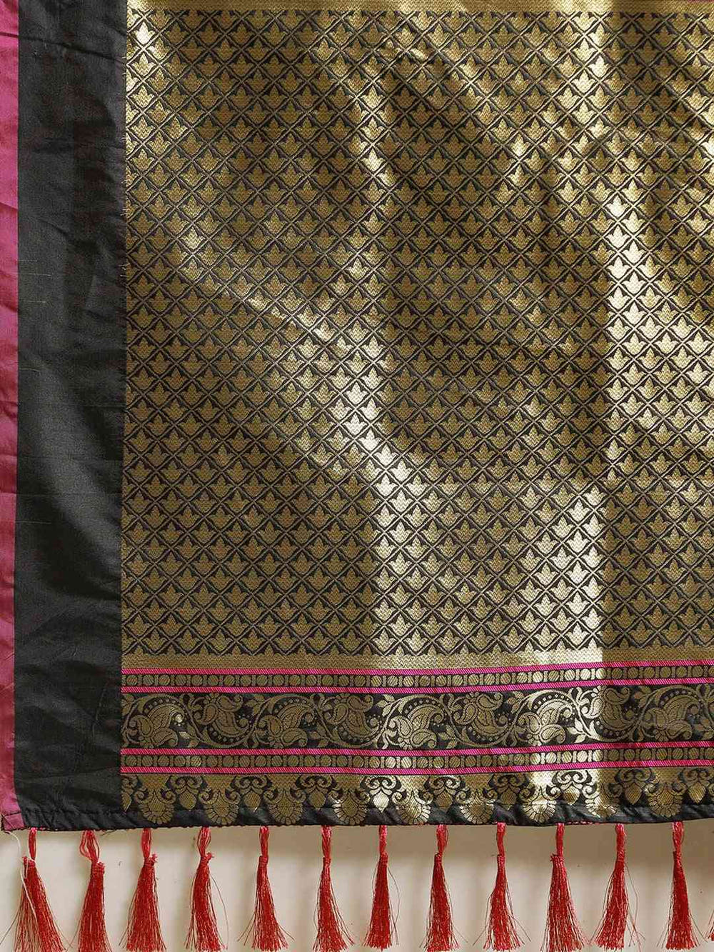 Traditional Black Colour Ethnic Motifs And Zari Silk Banarasi Saree