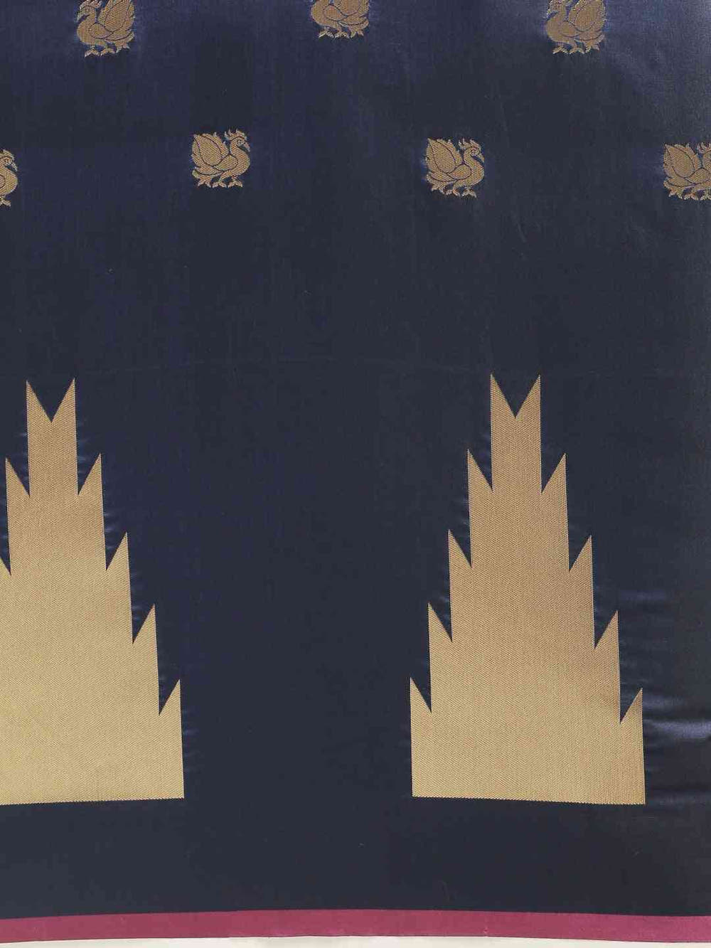 Beautiful Geometric Print Navy Colour Zari Silk Banarasi Saree