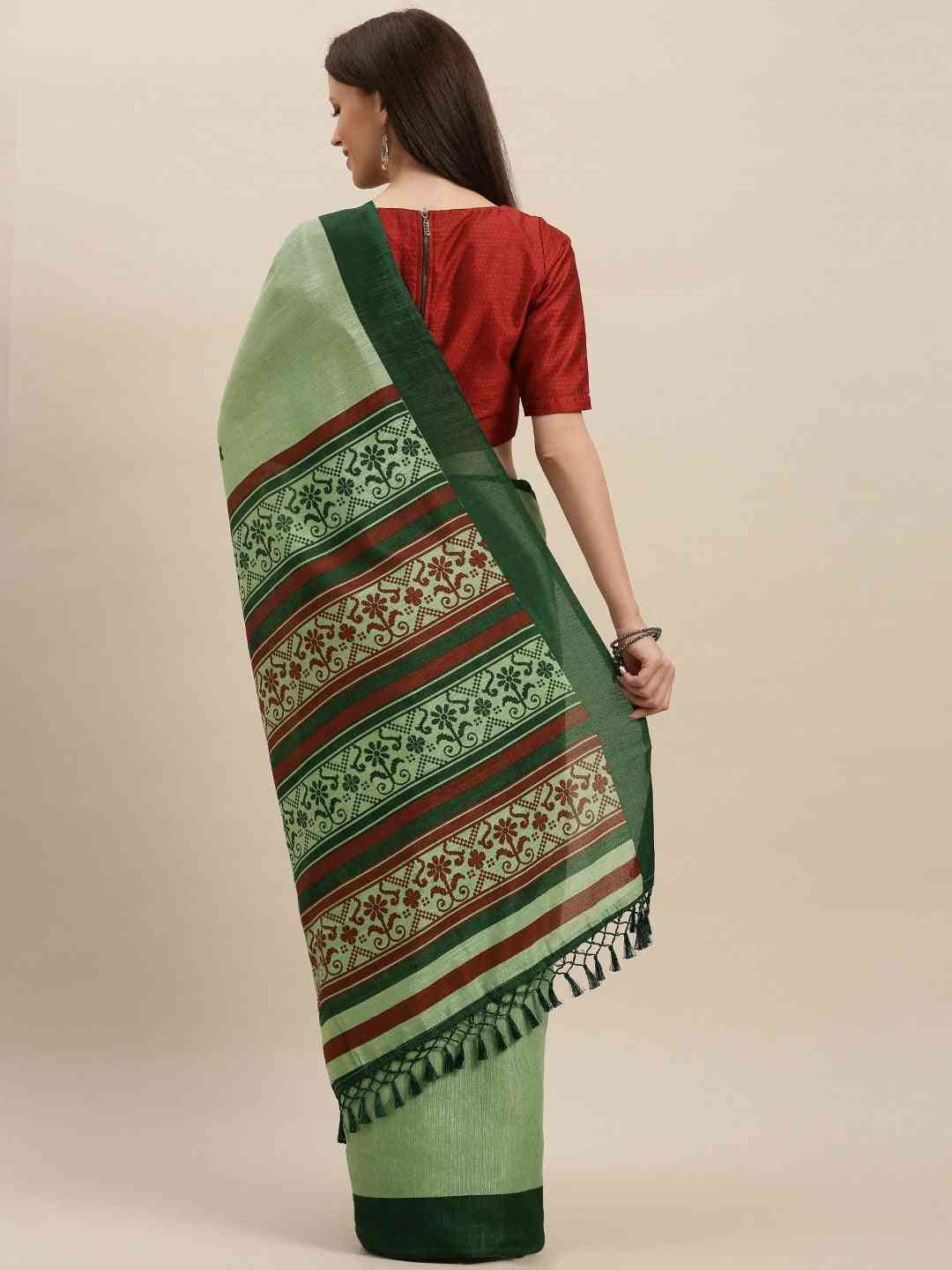 Stylish Silk Saree With Solid Floral Print