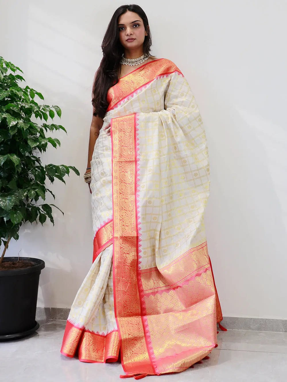 Divine Elegance Attractive Soft Silk Temple Border Gadwal Saree