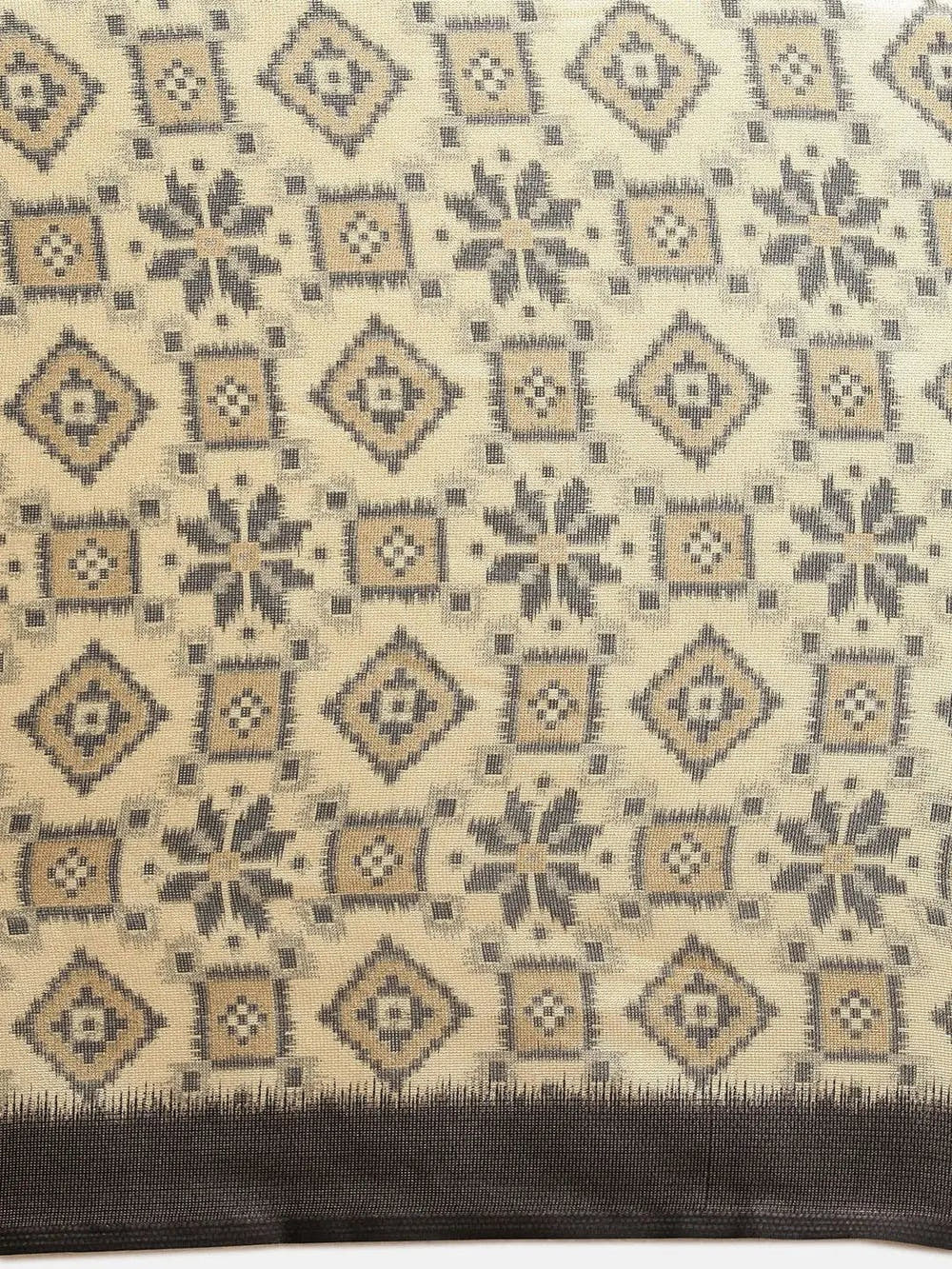 Patola Silk Saree With Ethnic Motifs