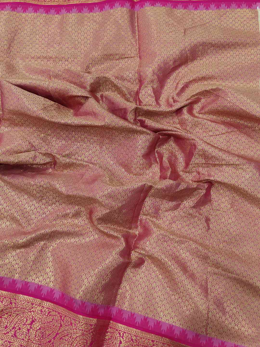 Divine Elegance Attractive Soft Silk Temple Border Gadwal Saree