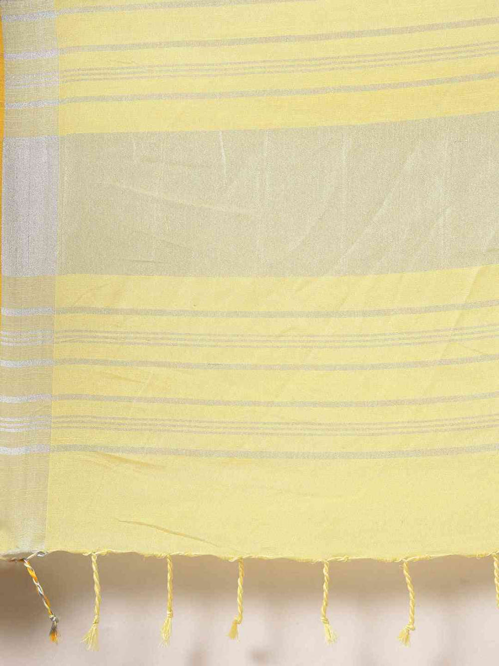 Stylish Solid Linen Saree With Zari Border