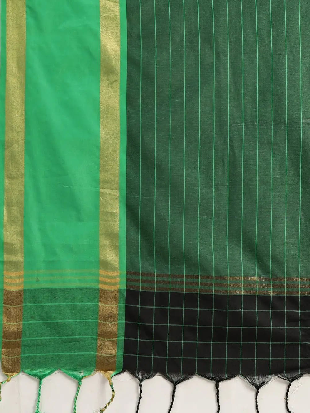 Stylish Black Colour Silk Cotton Checked And Zari Work Saree