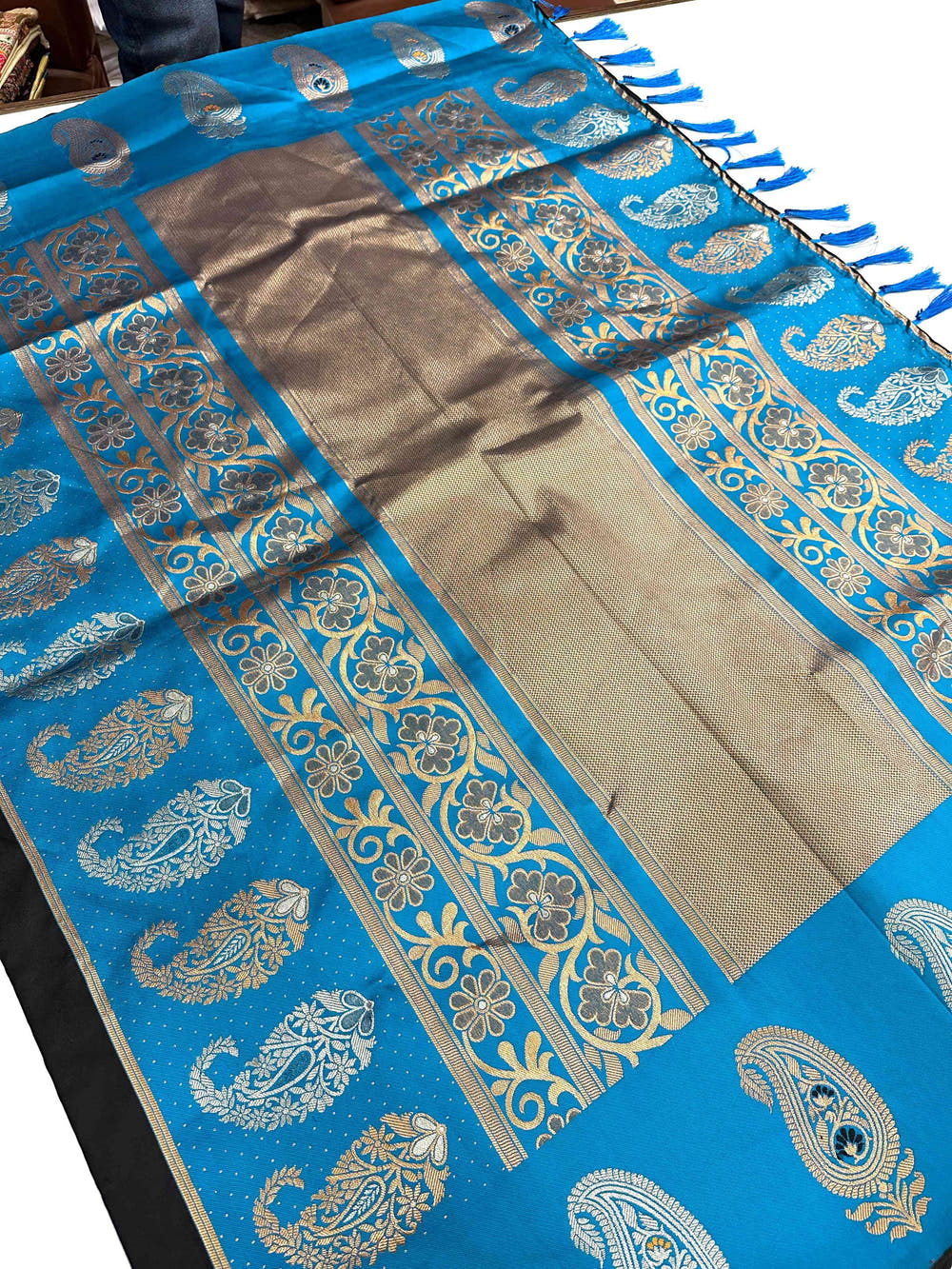 Black Mango Butti Soft Silk Saree