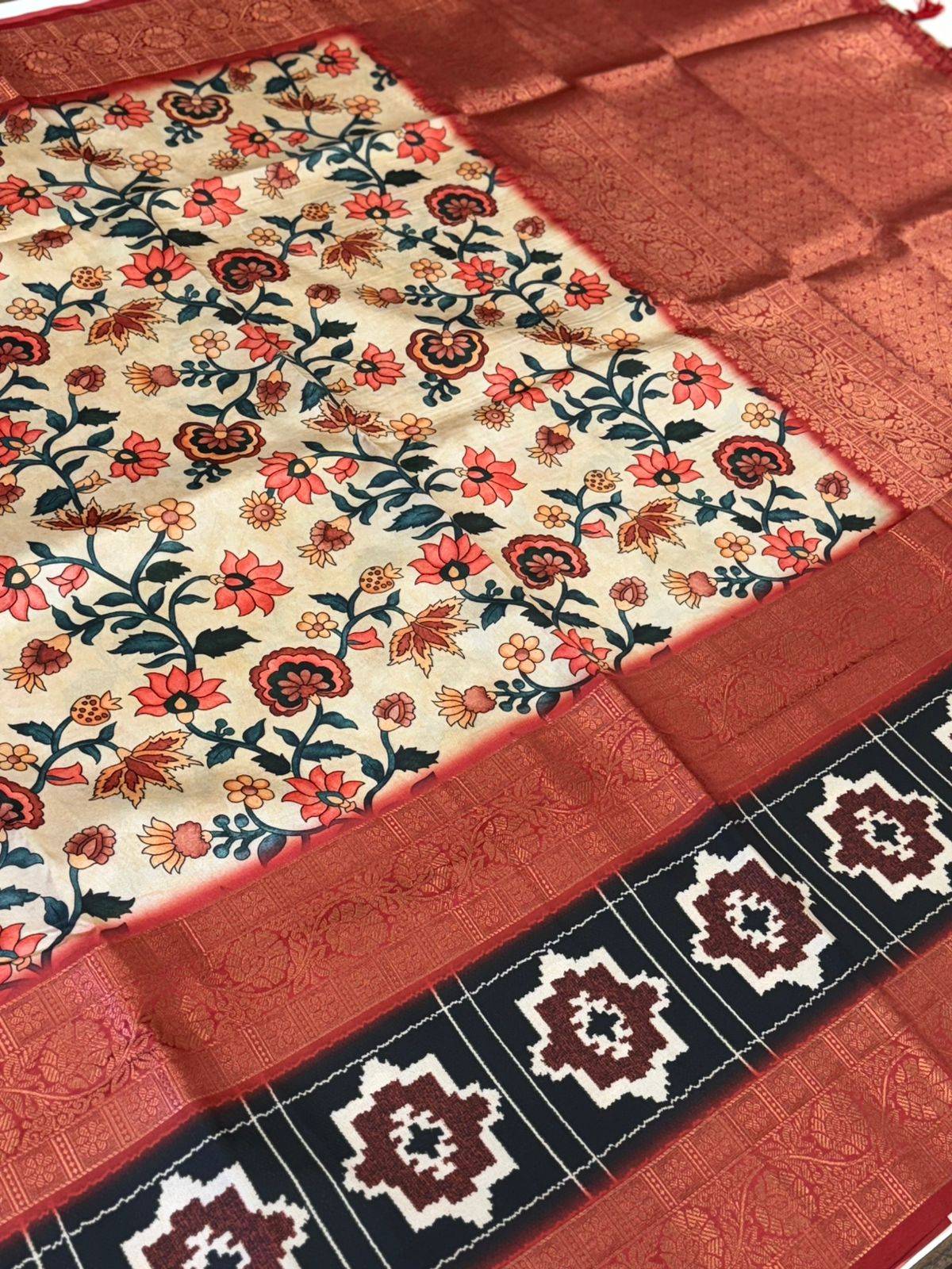 Artistic Cream Kalamkari Silk Saree