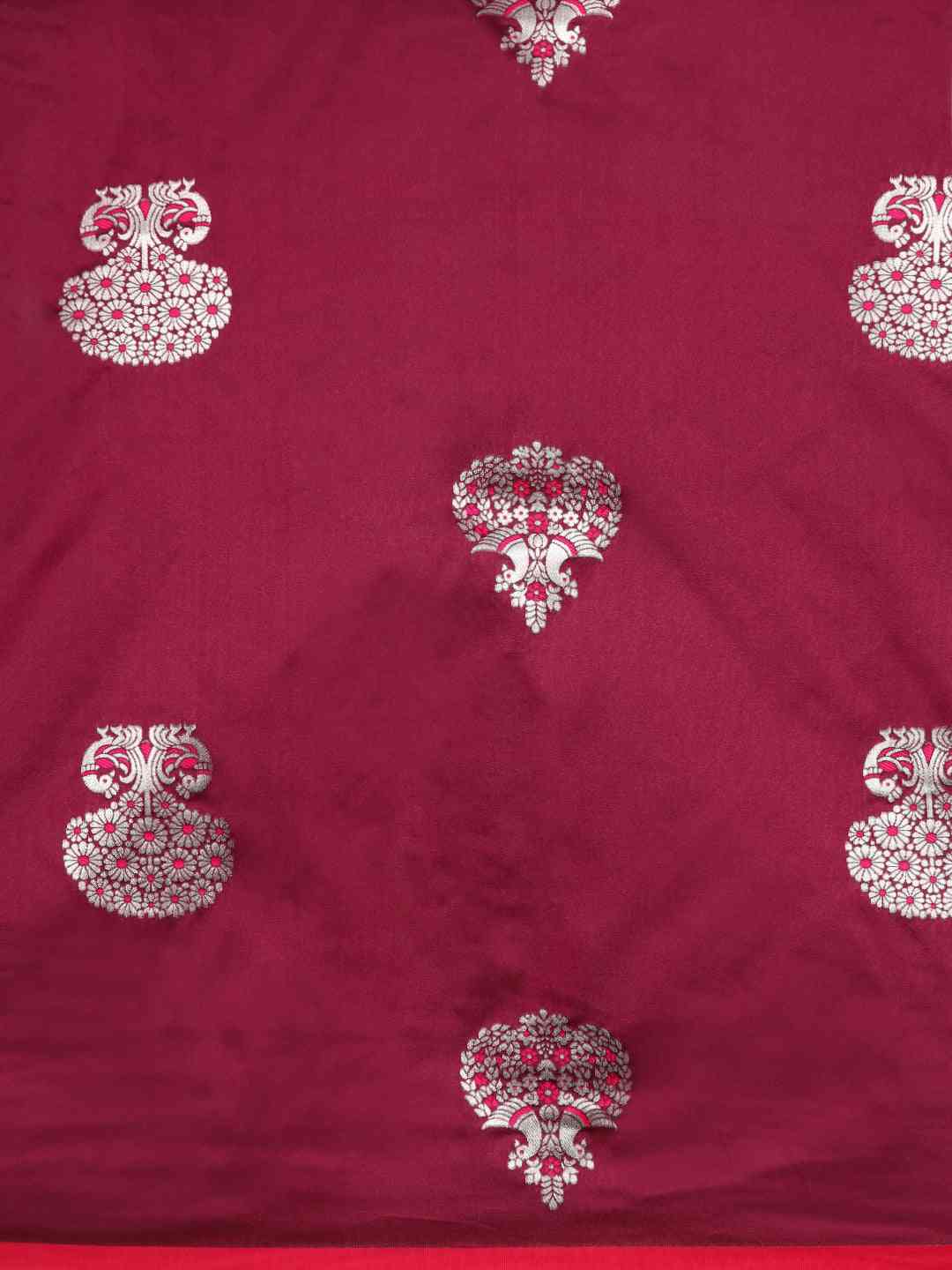 Banarasi Zari Silk Saree With Ethnic Motifs