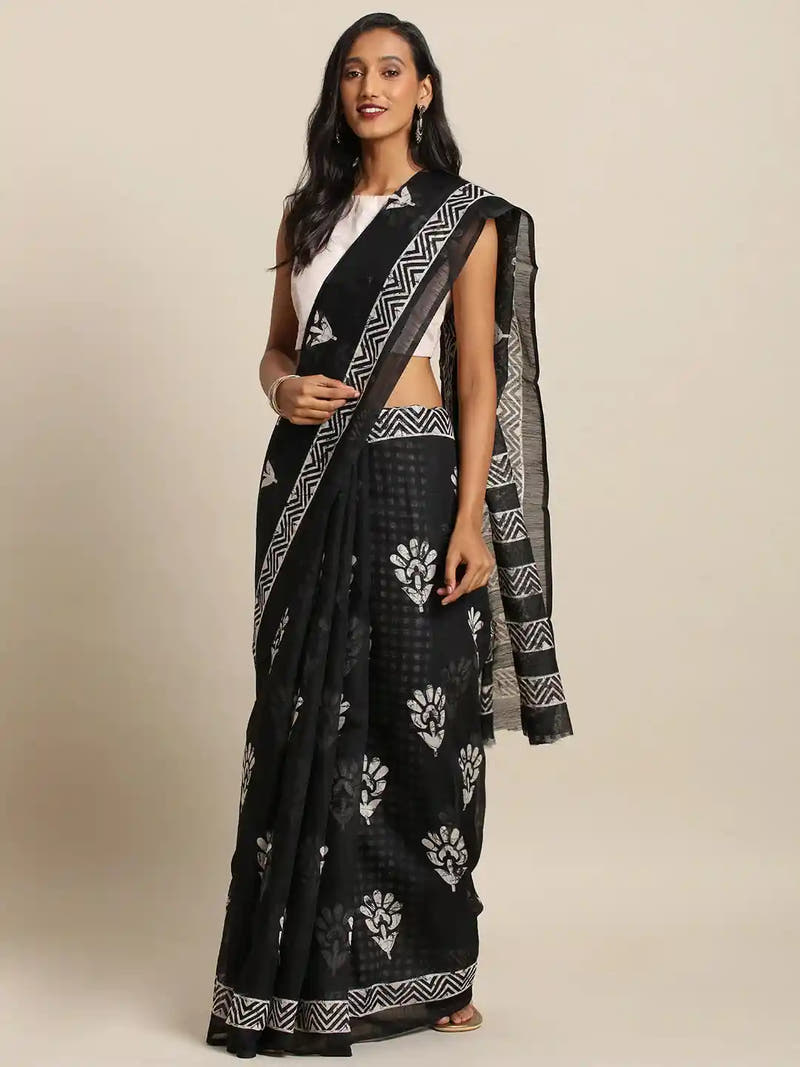 Trendy Black Colour Saree Adorned with Printed Border