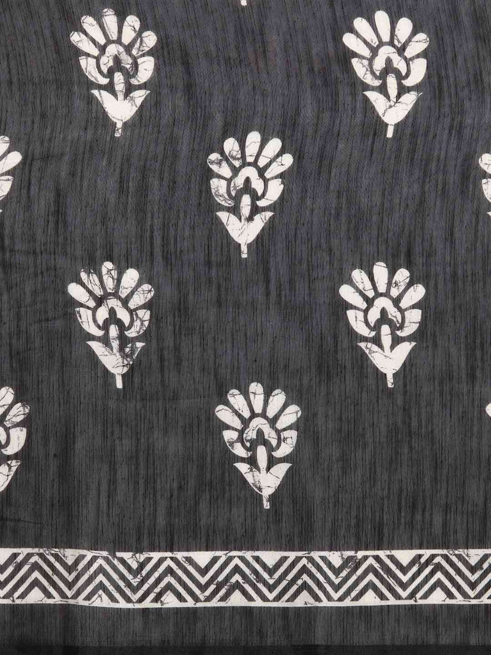 Trendy Black Colour Saree Adorned with Printed Border