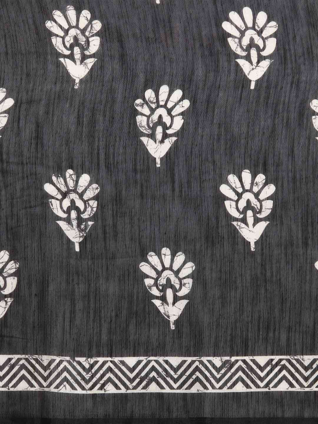 Trendy Black Colour Saree Adorned with Printed Border